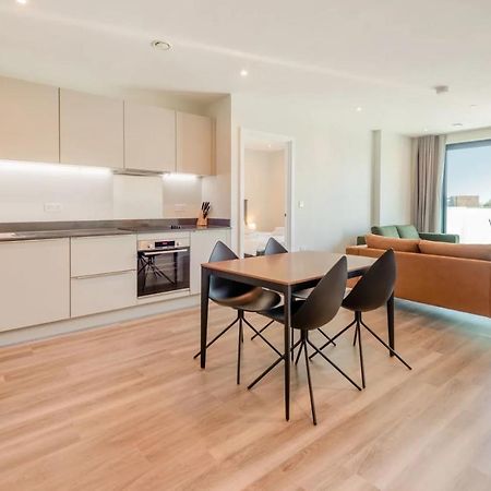 Modern Apartments In Brentford 2 Minutes Walk From Kew Bridge ภายนอก รูปภาพ