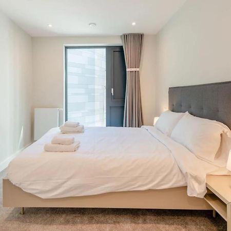 Modern Apartments In Brentford 2 Minutes Walk From Kew Bridge ภายนอก รูปภาพ