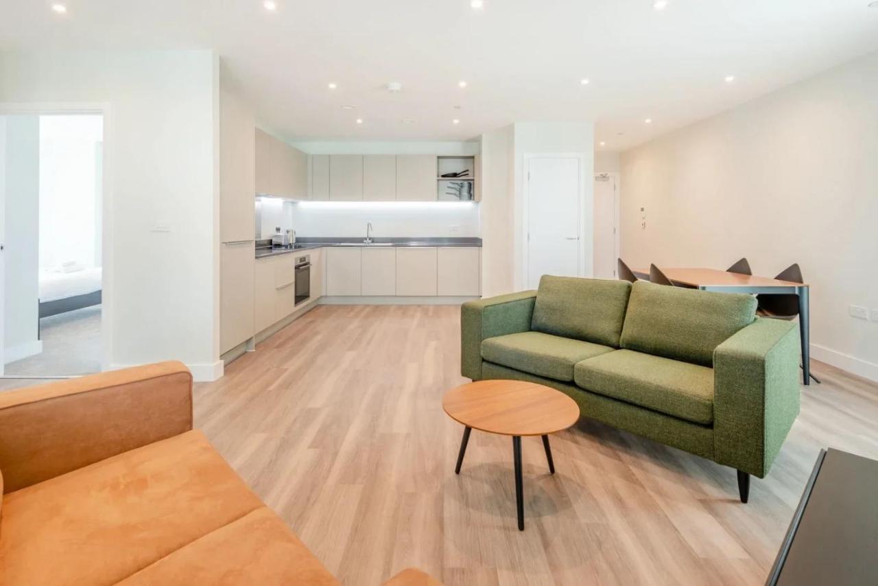 Modern Apartments In Brentford 2 Minutes Walk From Kew Bridge ภายนอก รูปภาพ