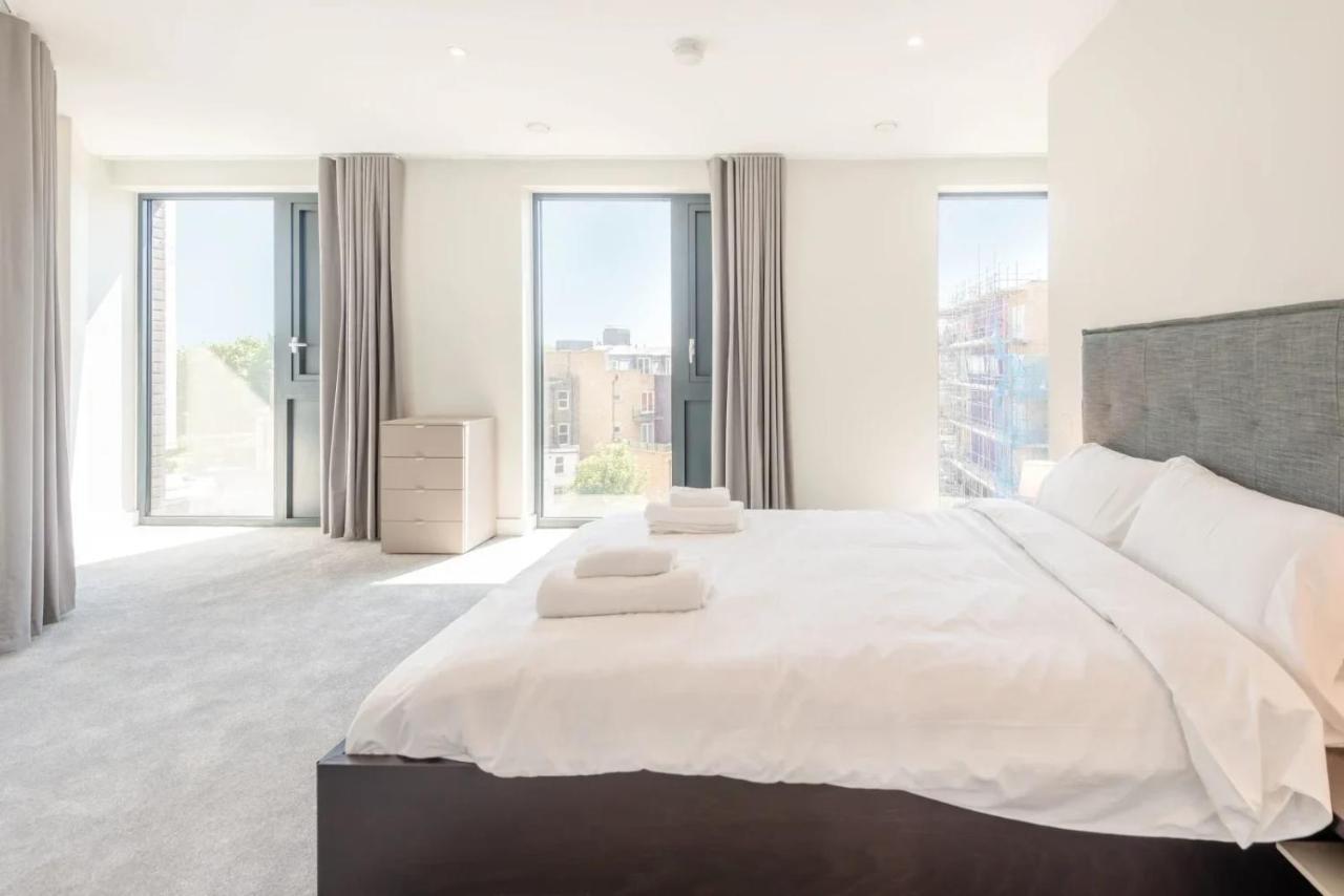 Modern Apartments In Brentford 2 Minutes Walk From Kew Bridge ภายนอก รูปภาพ