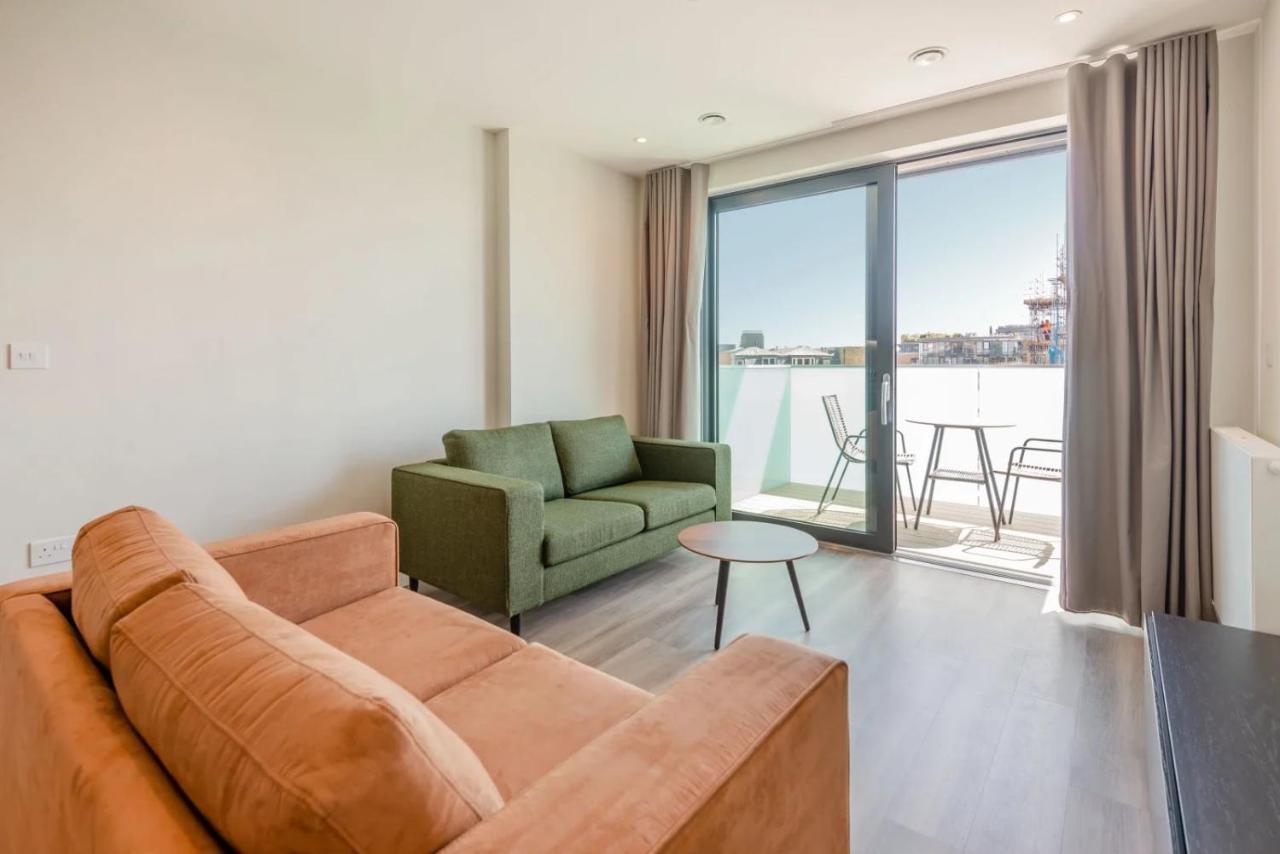 Modern Apartments In Brentford 2 Minutes Walk From Kew Bridge ภายนอก รูปภาพ