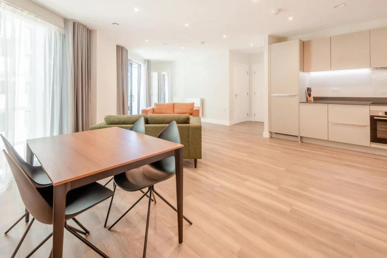 Modern Apartments In Brentford 2 Minutes Walk From Kew Bridge ภายนอก รูปภาพ