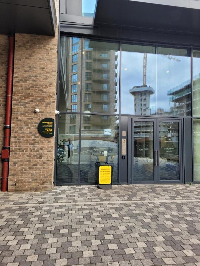 Modern Apartments In Brentford 2 Minutes Walk From Kew Bridge ภายนอก รูปภาพ