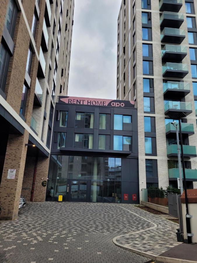 Modern Apartments In Brentford 2 Minutes Walk From Kew Bridge ภายนอก รูปภาพ